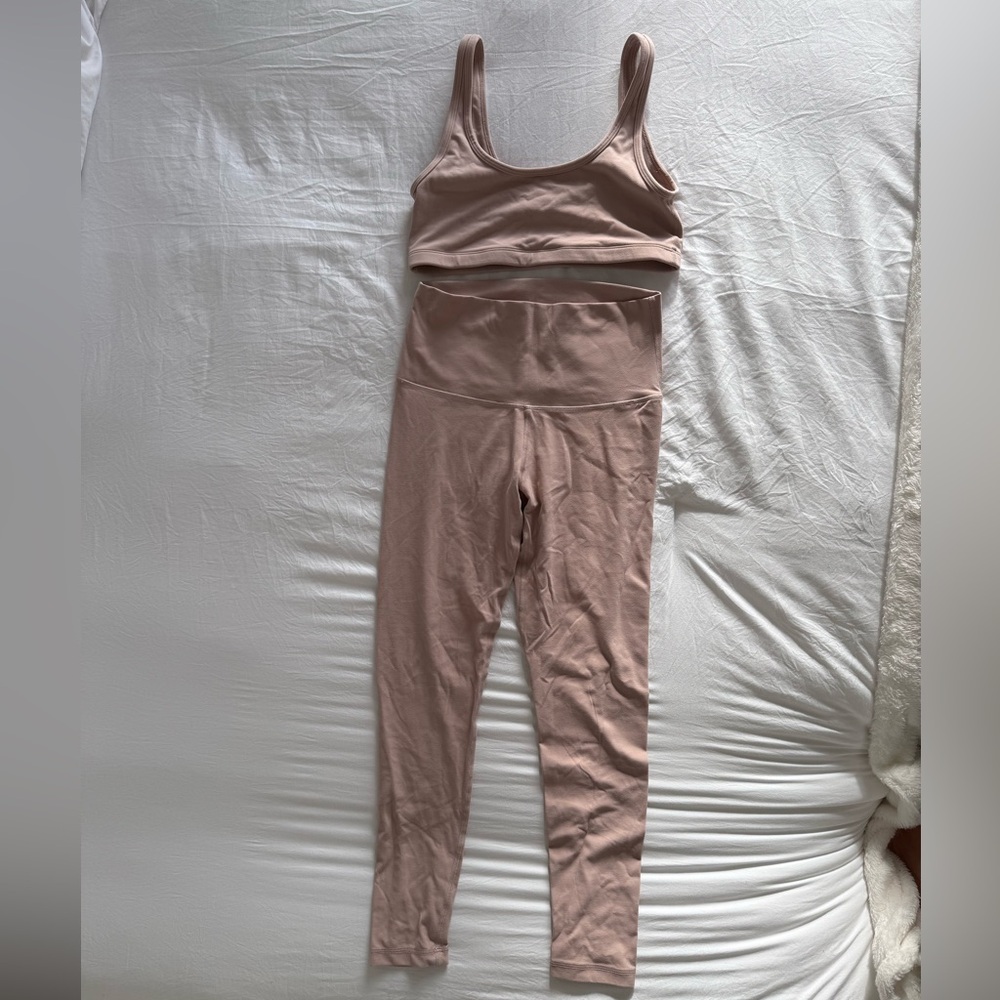 New Wout Tags Aritzia TNA sports bra and leggings workout set sz m in blush $120
